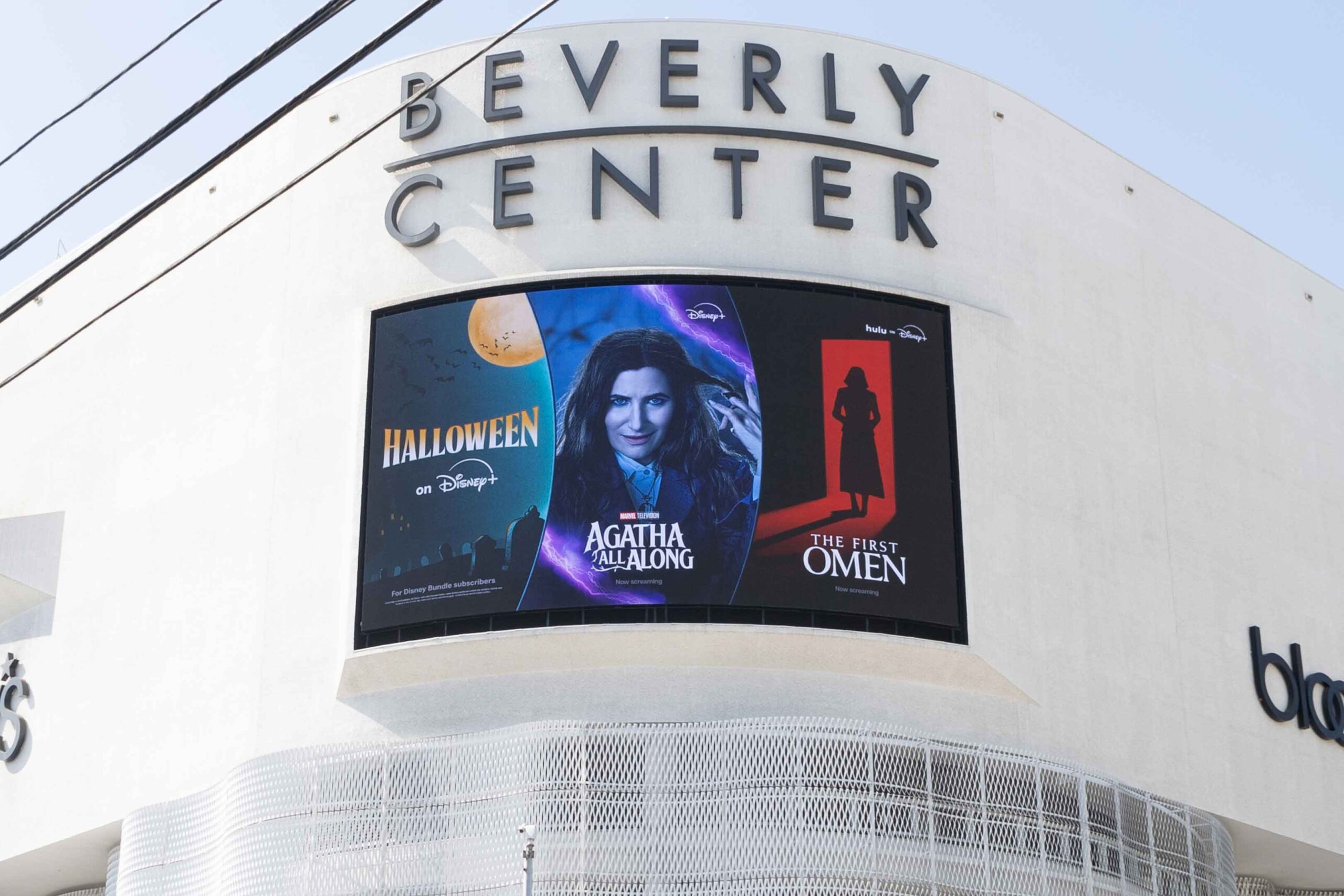 Halloween-on-D+---LA---OFM---Beverly-Center--Close-(1)